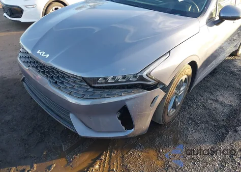 2023 Kia K5 Lxs z USA, uszkodzony, nr VIN 5XXG14J22PG194445